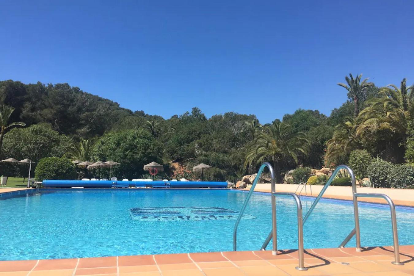 Spacious Ground-floor With Large Patio In Bellaluz * Atamaria